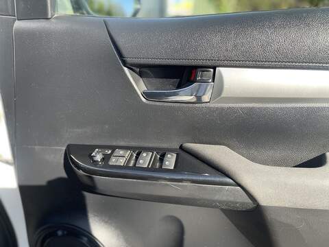 Toyota Hilux 2.4 D-4D Icon 4WD Euro 6 4dr (3.5t) - U800