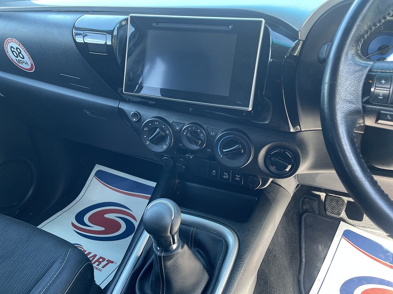 Toyota Hilux 2.4 D-4D Icon 4WD Euro 6 4dr (3.5t) - U800