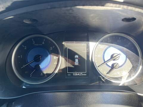 Toyota Hilux 2.4 D-4D Icon 4WD Euro 6 4dr (3.5t) - U800