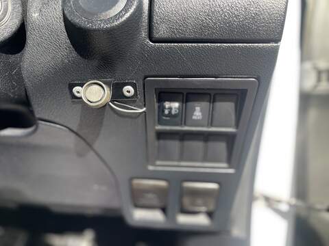 Toyota Hilux 2.4 D-4D Icon 4WD Euro 6 4dr (3.5t) - U800