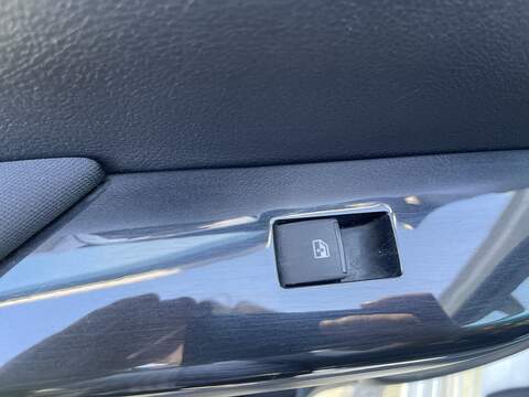 Toyota Hilux 2.4 D-4D Icon 4WD Euro 6 4dr (3.5t) - U800