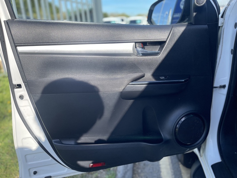 Toyota Hilux 2.4 D-4D Icon 4WD Euro 6 4dr (3.5t) - U800