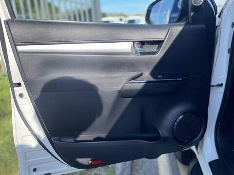 Toyota Hilux 2.4 D-4D Icon 4WD Euro 6 4dr (3.5t) - U800