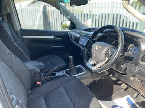 Toyota Hilux 2.4 D-4D Icon 4WD Euro 6 4dr (3.5t) - U800