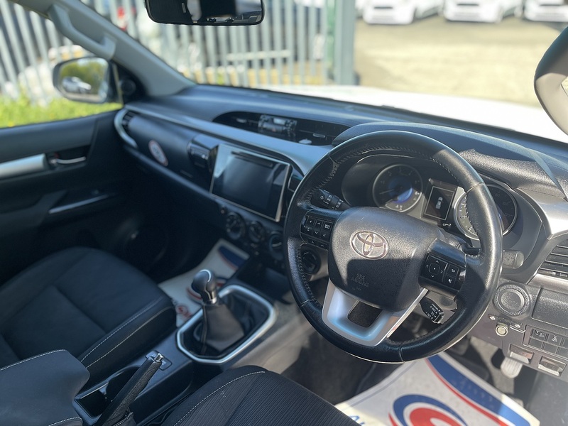 Toyota Hilux 2.4 D-4D Icon 4WD Euro 6 4dr (3.5t) - U800