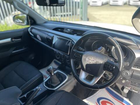 Toyota Hilux 2.4 D-4D Icon 4WD Euro 6 4dr (3.5t) - U800