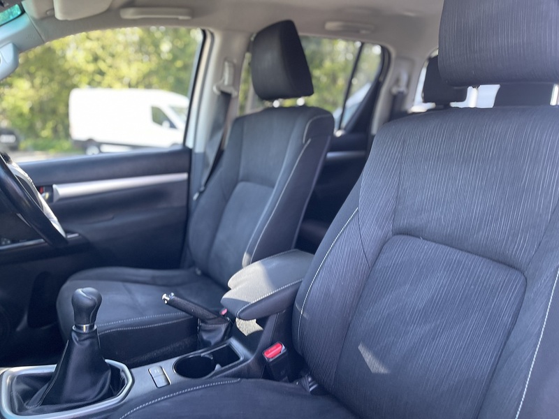 Toyota Hilux 2.4 D-4D Icon 4WD Euro 6 4dr (3.5t) - U800