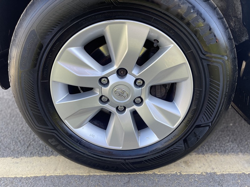 Toyota Hilux 2.4 D-4D Icon 4WD Euro 6 4dr (3.5t) - U800