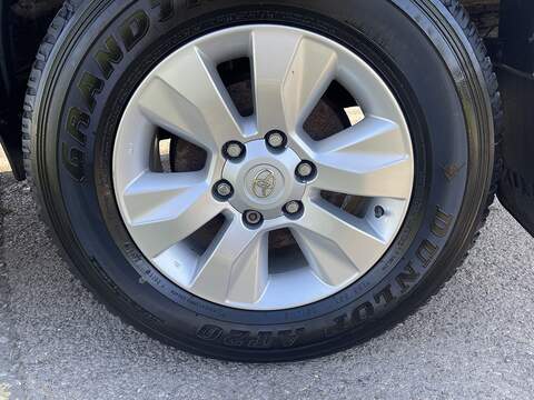 Toyota Hilux 2.4 D-4D Icon 4WD Euro 6 4dr (3.5t) - U800