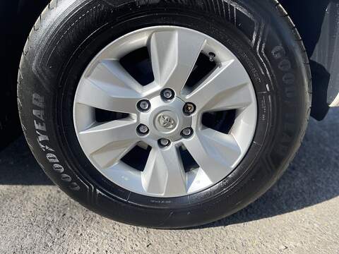 Toyota Hilux 2.4 D-4D Icon 4WD Euro 6 4dr (3.5t) - U800