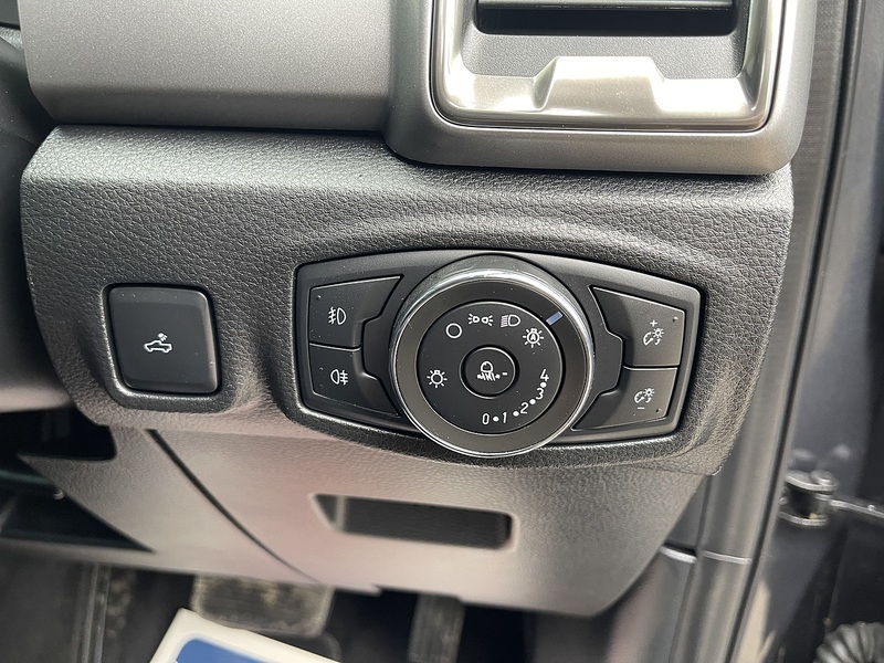 Ford Ranger 2.0 EcoBlue Limited Auto 4WD Euro 6 (s/s) 4dr - U802