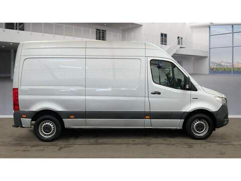 Mercedes-Benz eSprinter 55kWh Progressive Auto FWD L2 H2 5dr 20kW Charger - U803