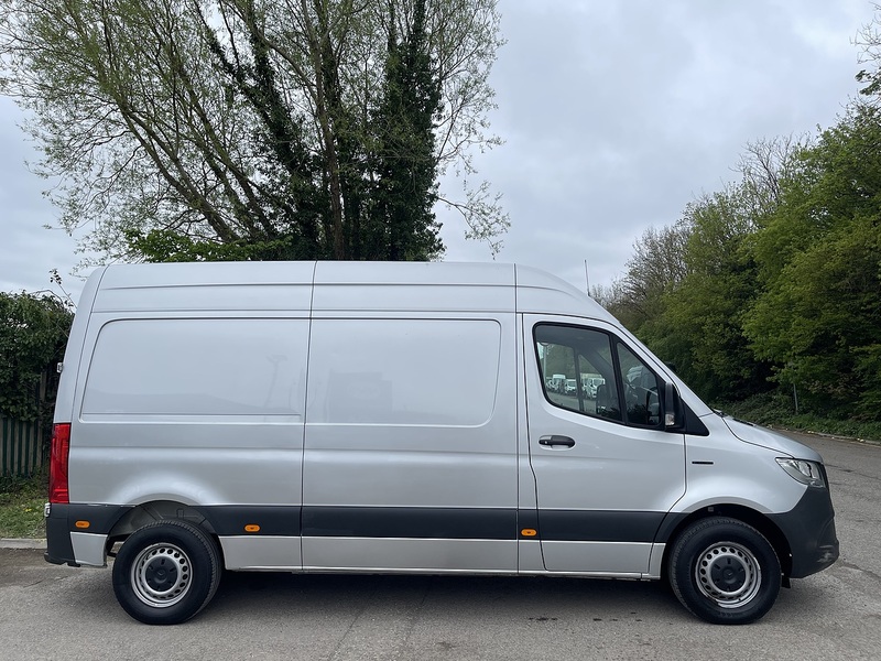 Mercedes-Benz eSprinter 55kWh Progressive Auto FWD L2 H2 5dr 20kW Charger - U803