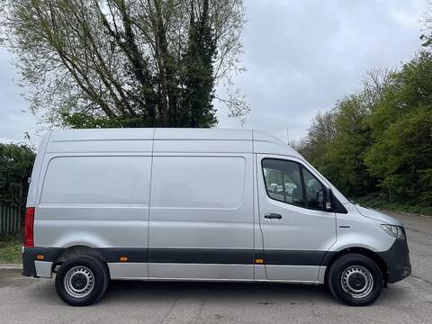 Mercedes-Benz eSprinter 55kWh Progressive Auto FWD L2 H2 5dr 20kW Charger - U803