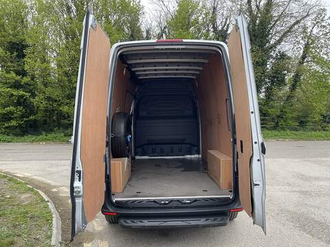 Mercedes-Benz eSprinter 55kWh Progressive Auto FWD L2 H2 5dr 20kW Charger - U803