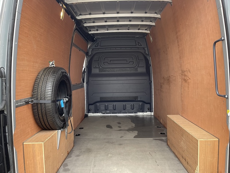 Mercedes-Benz eSprinter 55kWh Progressive Auto FWD L2 H2 5dr 20kW Charger - U803