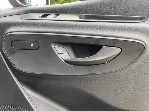 Mercedes-Benz eSprinter 55kWh Progressive Auto FWD L2 H2 5dr 20kW Charger - U803