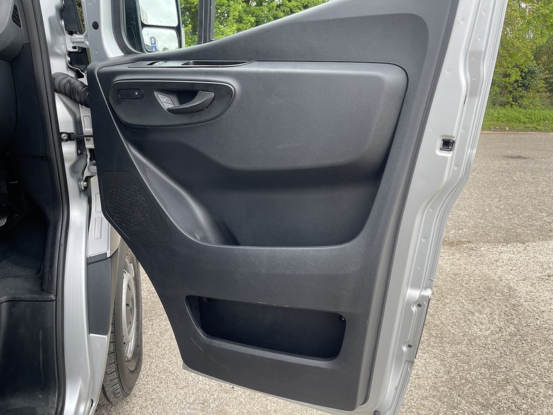 Mercedes-Benz eSprinter 55kWh Progressive Auto FWD L2 H2 5dr 20kW Charger - U803