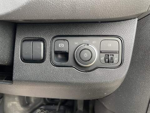 Mercedes-Benz eSprinter 55kWh Progressive Auto FWD L2 H2 5dr 20kW Charger - U803