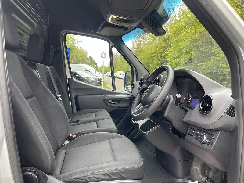 Mercedes-Benz eSprinter 55kWh Progressive Auto FWD L2 H2 5dr 20kW Charger - U803