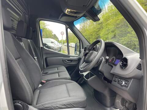 Mercedes-Benz eSprinter 55kWh Progressive Auto FWD L2 H2 5dr 20kW Charger - U803