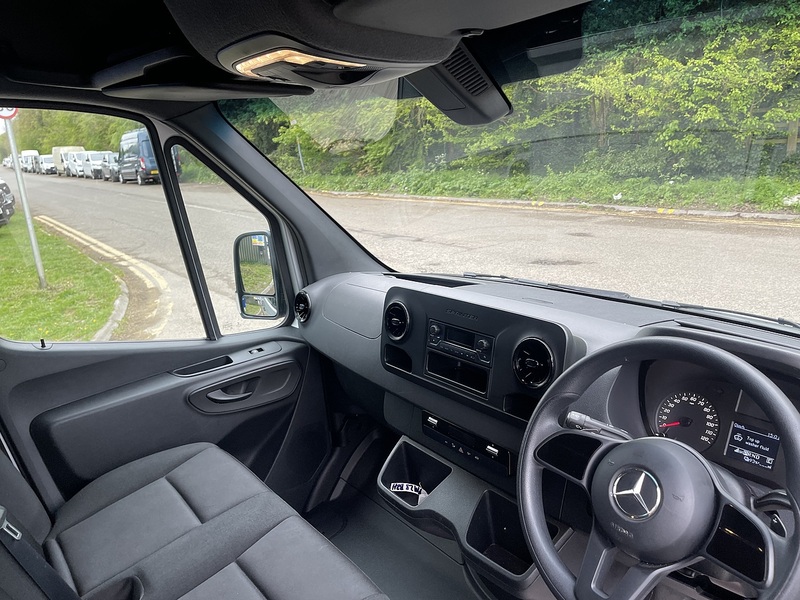 Mercedes-Benz eSprinter 55kWh Progressive Auto FWD L2 H2 5dr 20kW Charger - U803