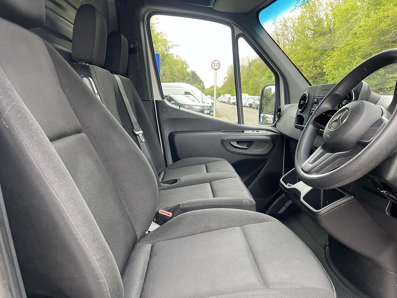 Mercedes-Benz eSprinter 55kWh Progressive Auto FWD L2 H2 5dr 20kW Charger - U803