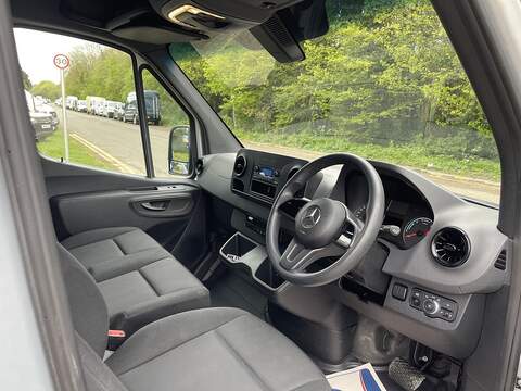 Mercedes-Benz eSprinter 55kWh Progressive Auto FWD L2 H2 5dr 20kW Charger - U803