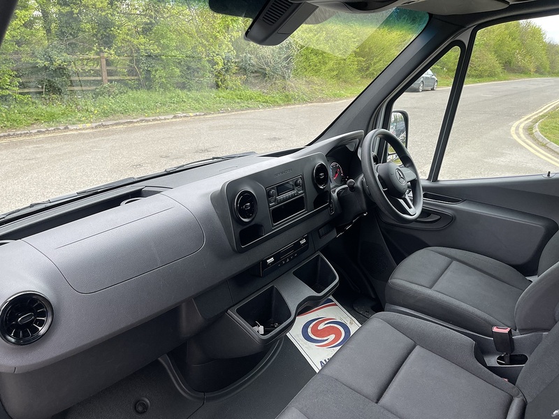 Mercedes-Benz eSprinter 55kWh Progressive Auto FWD L2 H2 5dr 20kW Charger - U803