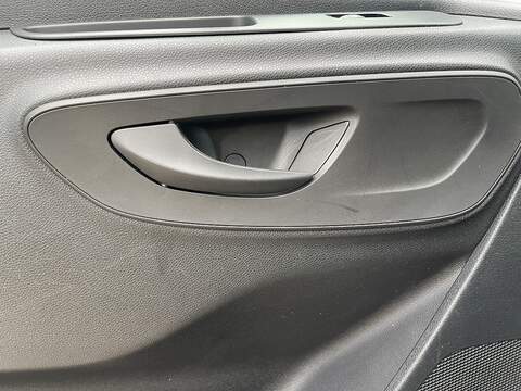 Mercedes-Benz eSprinter 55kWh Progressive Auto FWD L2 H2 5dr 20kW Charger - U803