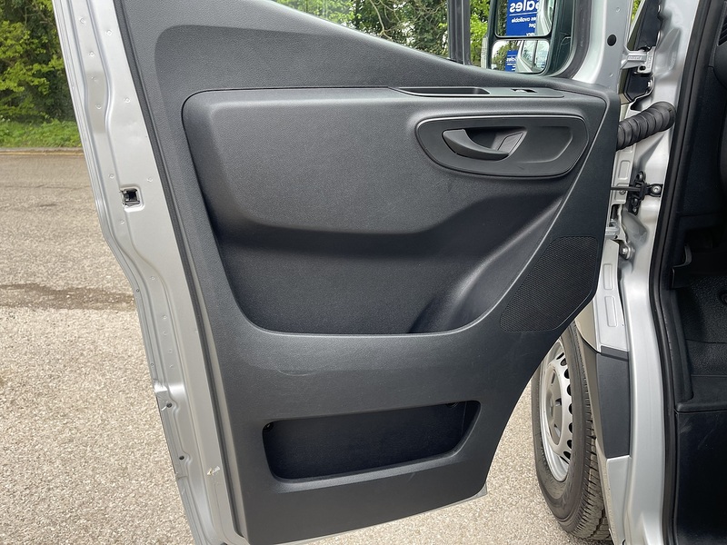 Mercedes-Benz eSprinter 55kWh Progressive Auto FWD L2 H2 5dr 20kW Charger - U803