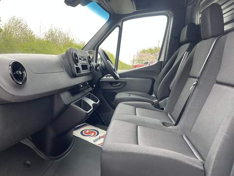 Mercedes-Benz eSprinter 55kWh Progressive Auto FWD L2 H2 5dr 20kW Charger - U803