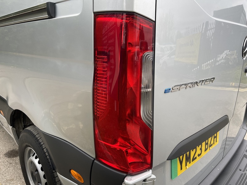 Mercedes-Benz eSprinter 55kWh Progressive Auto FWD L2 H2 5dr 20kW Charger - U803