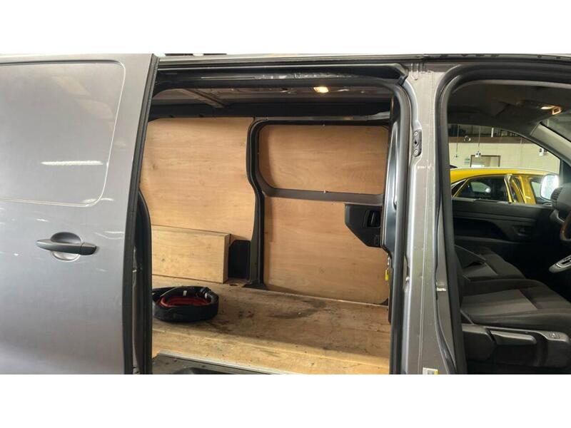 Citroen e-Dispatch e 1000 75 kWh Enterprise Edition M Auto MWB 6dr (7.4kW Charger) - U806