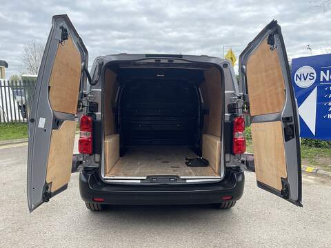 Citroen e-Dispatch e 1000 75 kWh Enterprise Edition M Auto MWB 6dr (7.4kW Charger) - U806