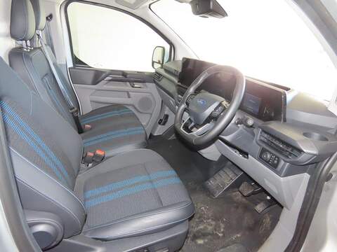 Ford E-Transit Custom 320 65kWh Sport Auto L1 H1 5dr - U808