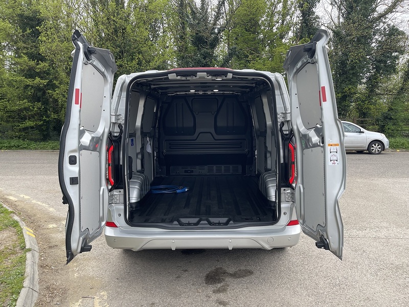 Ford E-Transit Custom 320 65kWh Sport Auto L1 H1 5dr - U808