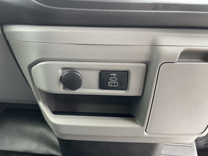Ford E-Transit Custom 320 65kWh Sport Auto L1 H1 5dr - U808