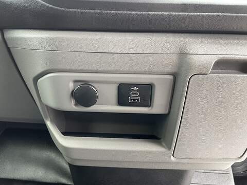 Ford E-Transit Custom 320 65kWh Sport Auto L1 H1 5dr - U808