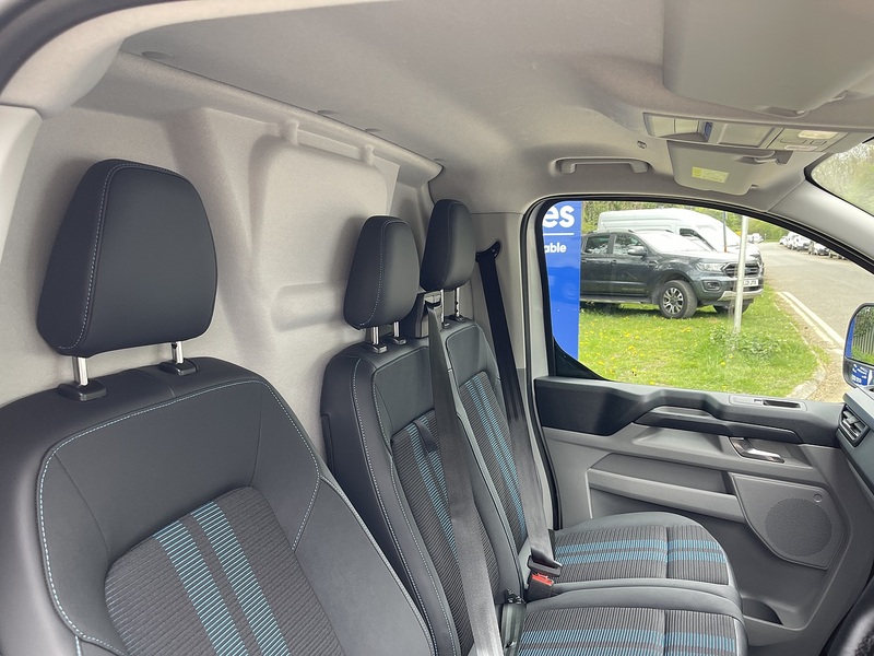 Ford E-Transit Custom 320 65kWh Sport Auto L1 H1 5dr - U808