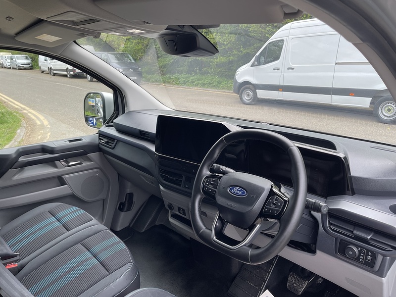 Ford E-Transit Custom 320 65kWh Sport Auto L1 H1 5dr - U808