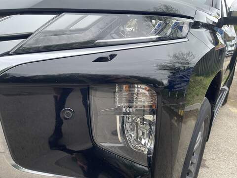 Mitsubishi L200 2.2 DI-D DC Barbarian X Auto 4WD Euro 6 (s/s) 4dr - U811