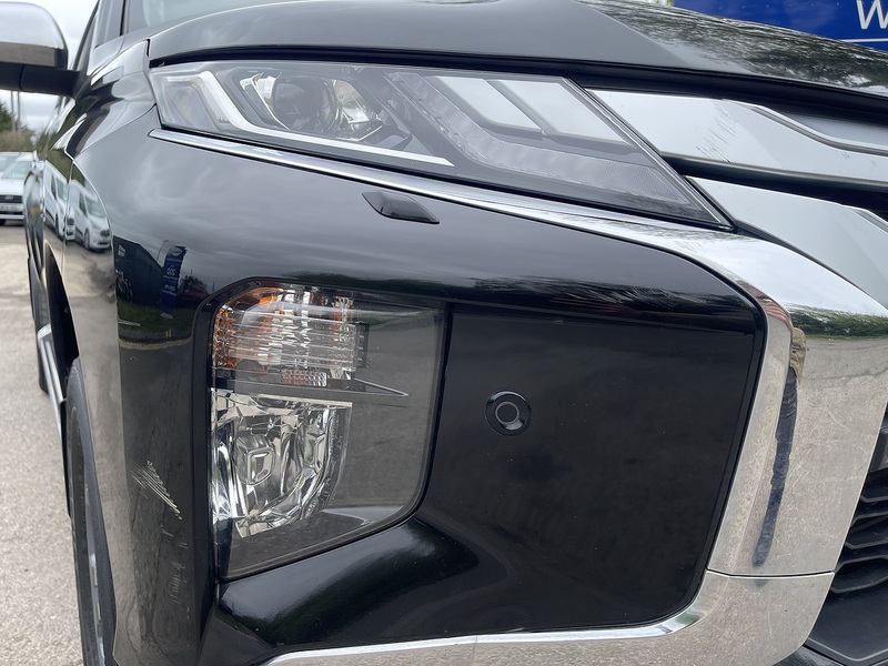 Mitsubishi L200 2.2 DI-D DC Barbarian X Auto 4WD Euro 6 (s/s) 4dr - U811