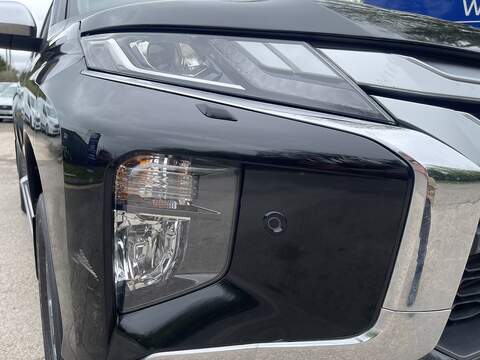 Mitsubishi L200 2.2 DI-D DC Barbarian X Auto 4WD Euro 6 (s/s) 4dr - U811
