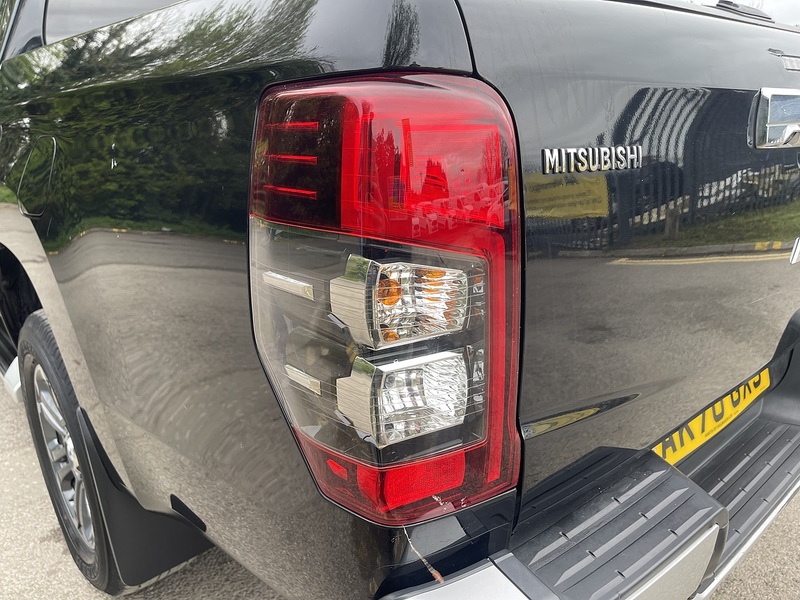 Mitsubishi L200 2.2 DI-D DC Barbarian X Auto 4WD Euro 6 (s/s) 4dr - U811