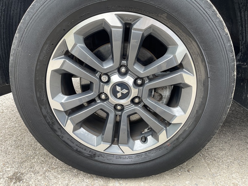 Mitsubishi L200 2.2 DI-D DC Barbarian X Auto 4WD Euro 6 (s/s) 4dr - U811