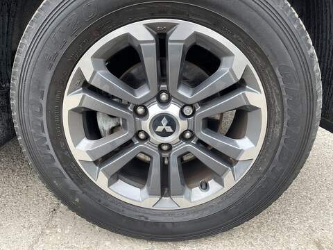 Mitsubishi L200 2.2 DI-D DC Barbarian X Auto 4WD Euro 6 (s/s) 4dr - U811