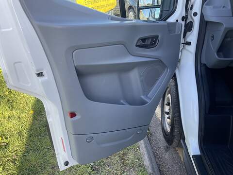 Ford Transit Custom 2.0 320 EcoBlue Panel Van 5dr Diesel Manual L2 H2 Euro 6 (130 ps) - U824