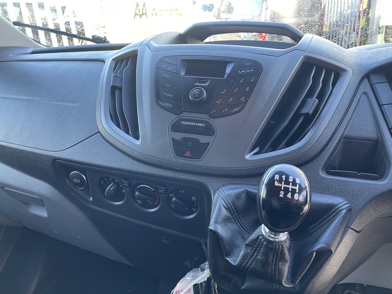 Ford Transit Custom 2.0 320 EcoBlue Panel Van 5dr Diesel Manual L2 H2 Euro 6 (130 ps) - U824