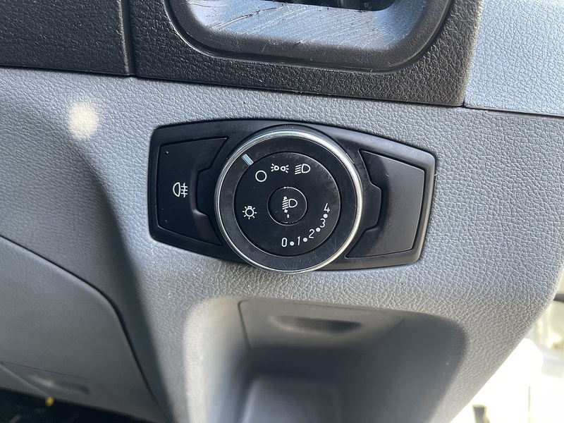 Ford Transit Custom 2.0 320 EcoBlue Panel Van 5dr Diesel Manual L2 H2 Euro 6 (130 ps) - U824